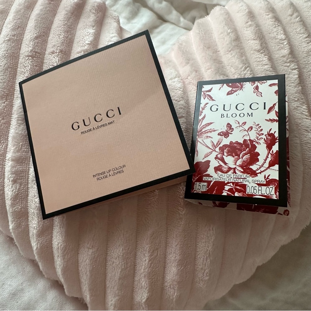 GUCCI Lipstick + Bloom ❀ Sample - Intense Lip Color - Picture 3 of 5